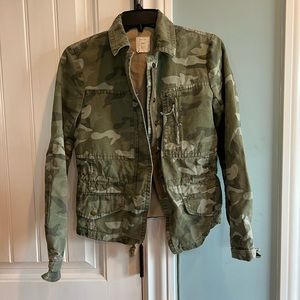 Women’s Gap Camouflage Jacket XS